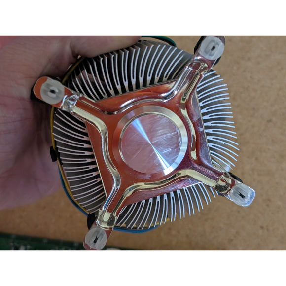 Intel D915GVWB Socket LGA775/T MicroATX Motherboard Win 98 w Celeron D Heatsink - Picture 8 of 10